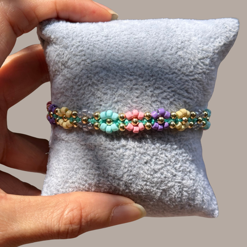 Charmed Meadow Chain – Woven Pastel Flower Seed Bead Pull-String Bracelet⁠