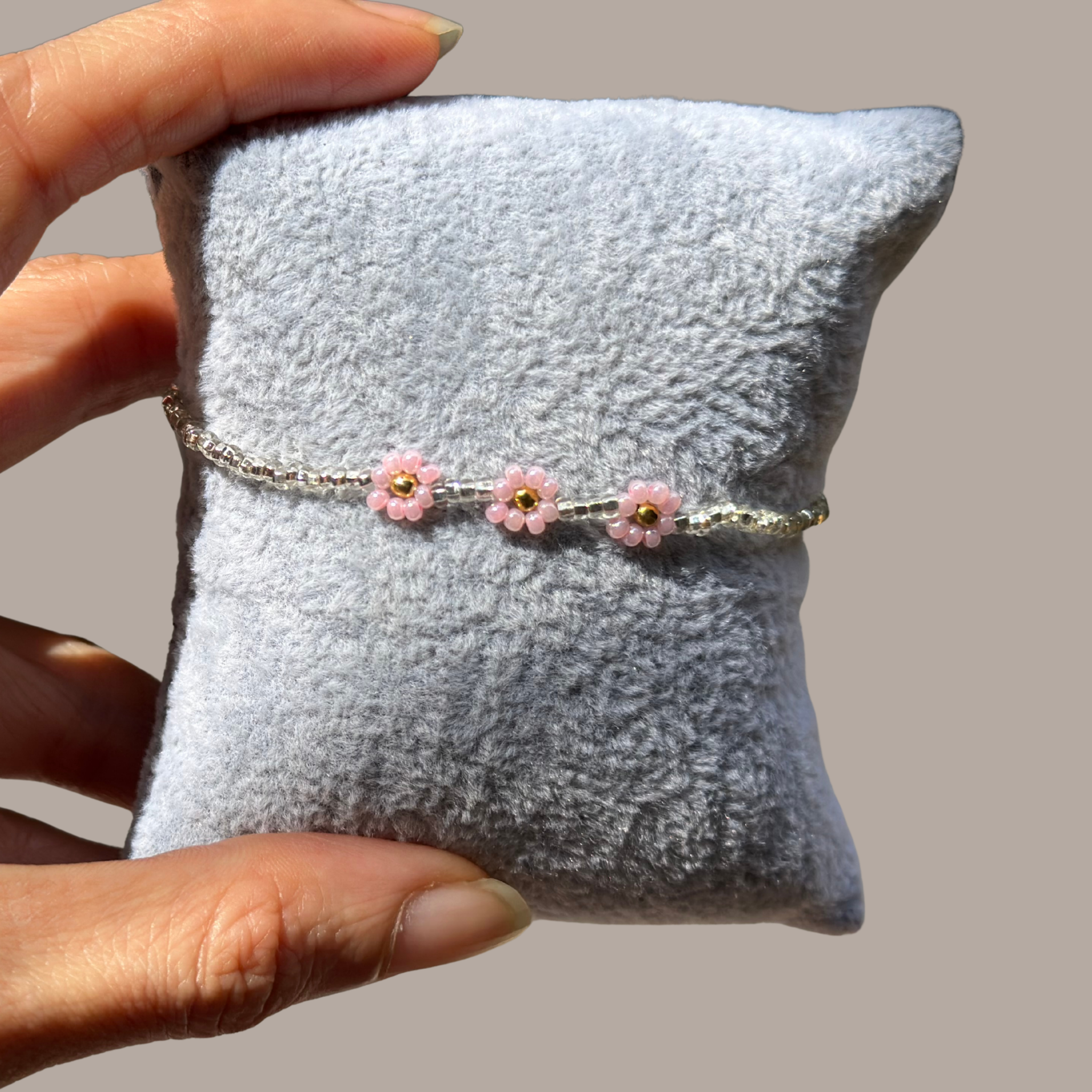 Pink Daisy Chain – Silver Glass Seed Bead Floral Stretch Bracelet