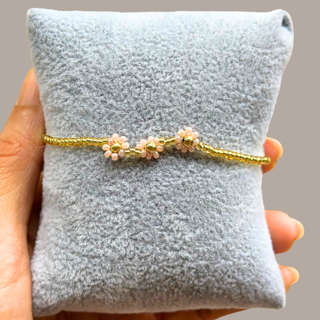 Sakura Daisy Elastic Strand – Pink Seed Bead Floral Stretch Bracelet