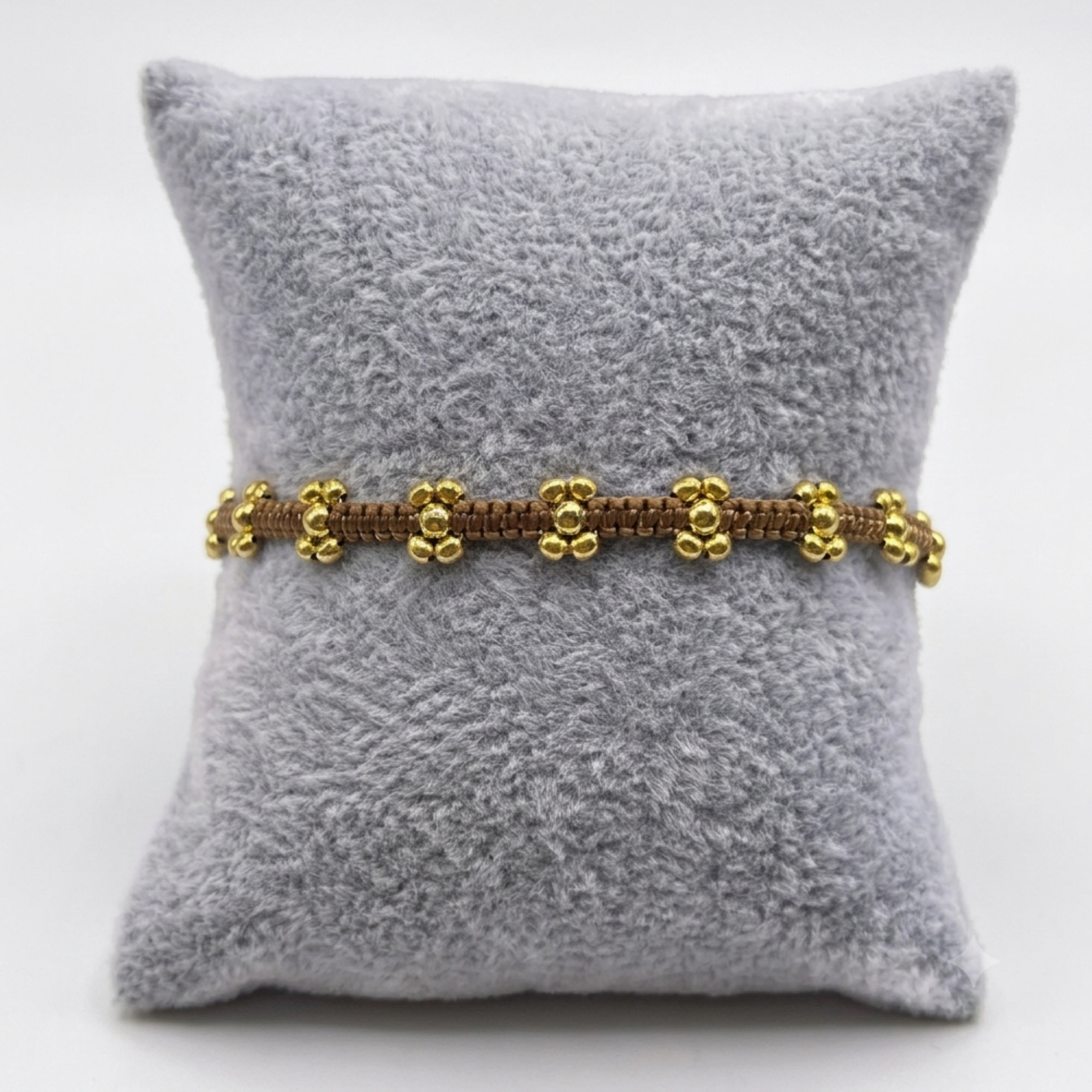 Aurelia Knot Band – Gold Bead Macramé Pull-String Bracelet