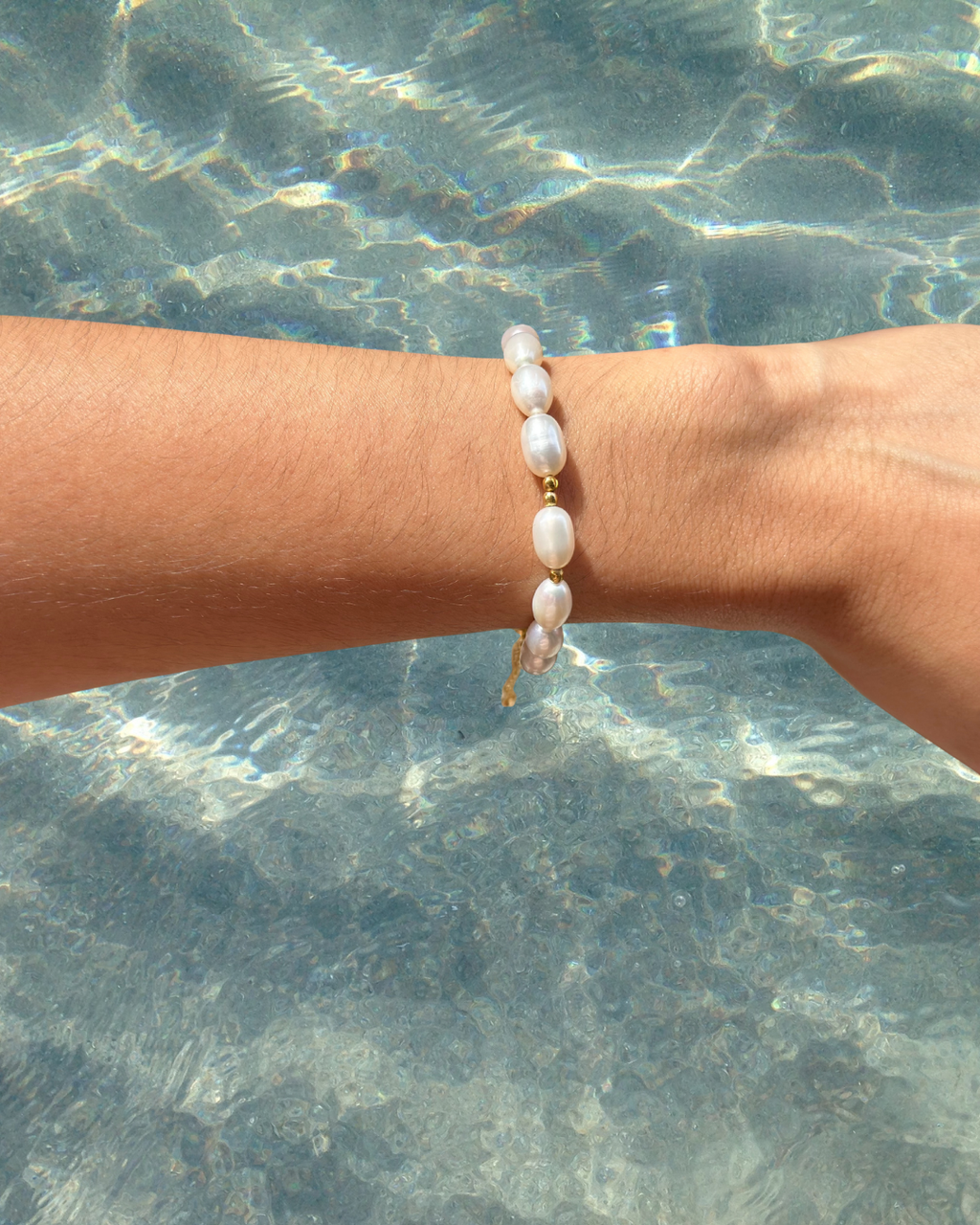 Freshwater & Gold Dewdrop Strand – Genuine Pearl Bracelet⁠