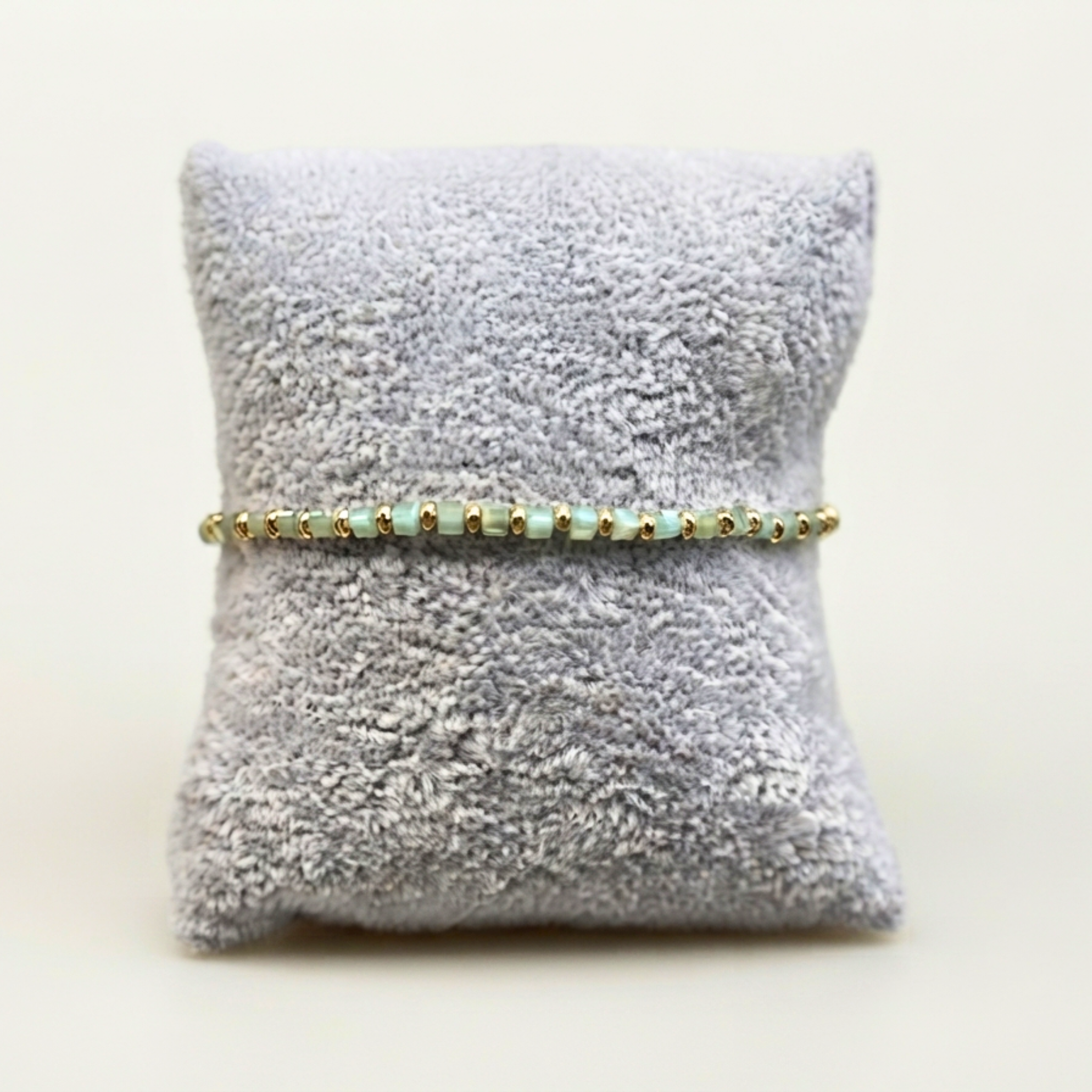 Gilded Geo Shimmer Cube Bracelet – Glass Bead & Gold Accent Strand⁠