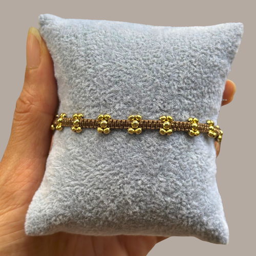 Aurelia Knot Band – Gold Bead Macramé Pull-String Bracelet