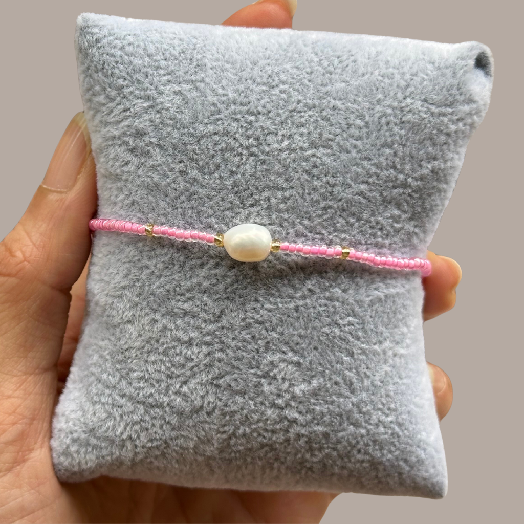 Blush Pearl Strand – Pink Seed Bead & Freshwater Pearl Bracelet