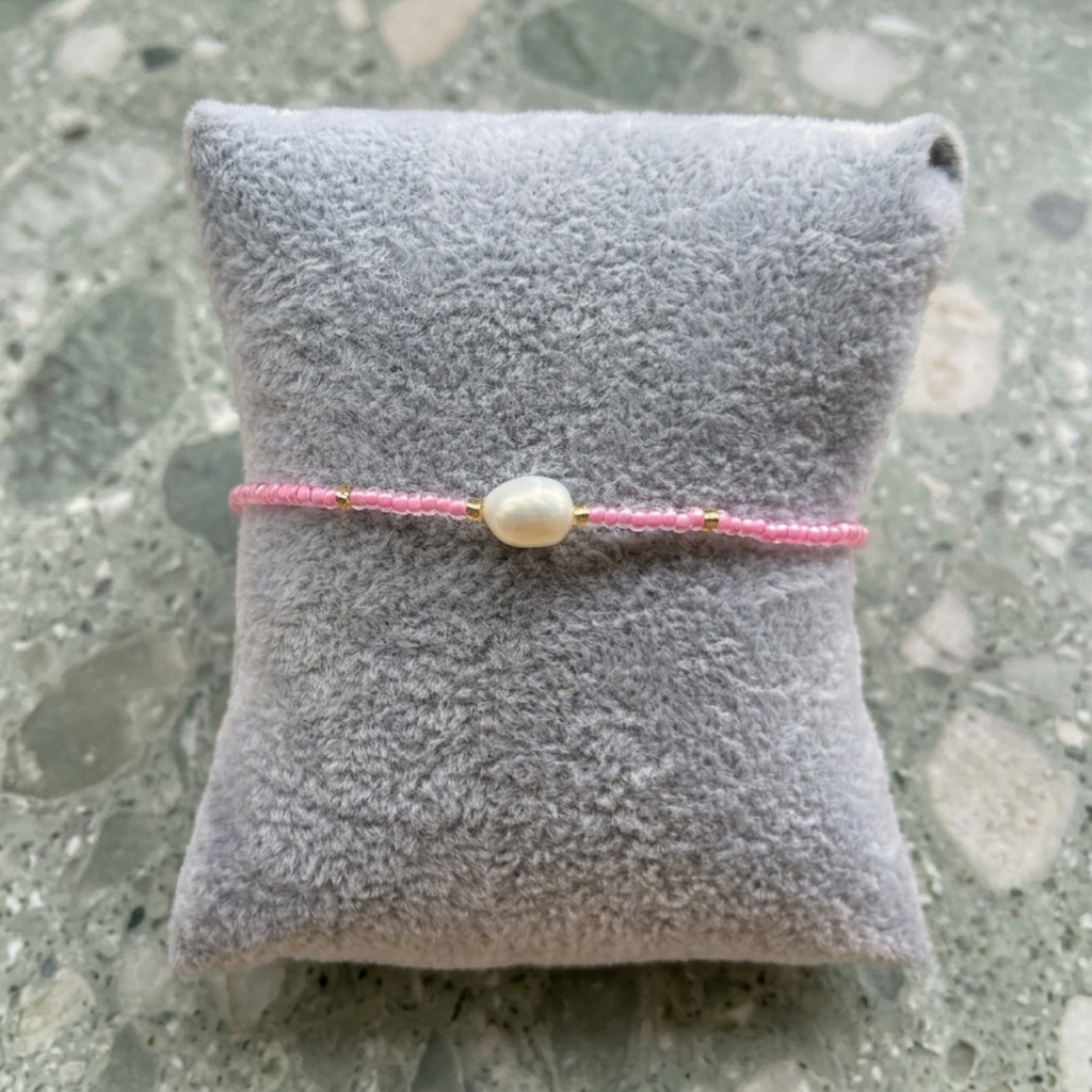 Blush Pearl Strand – Pink Seed Bead & Freshwater Pearl Bracelet