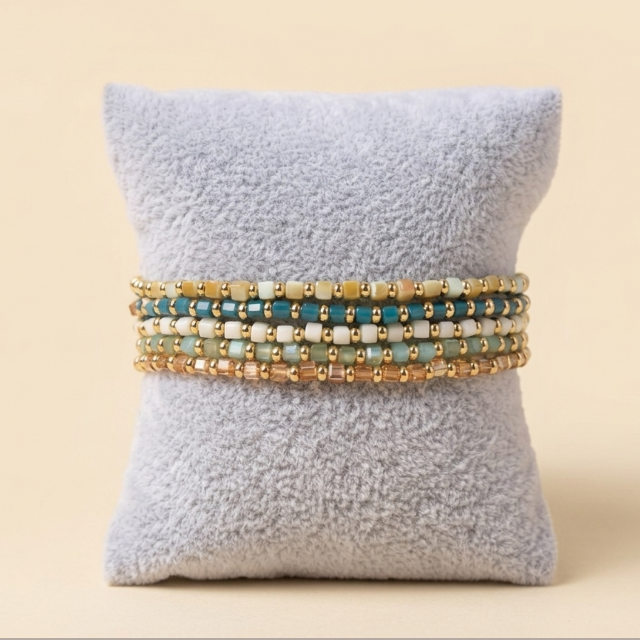 Gilded Geo Shimmer Cube Bracelet – Glass Bead & Gold Accent Strand⁠